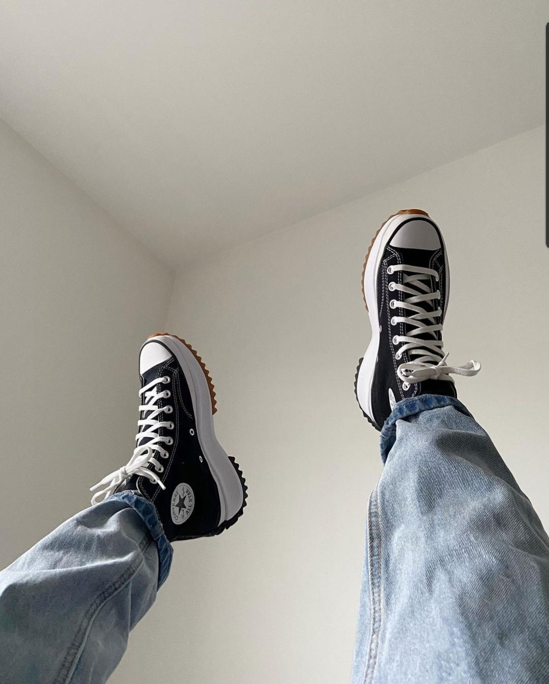 Converse Run Star Hike